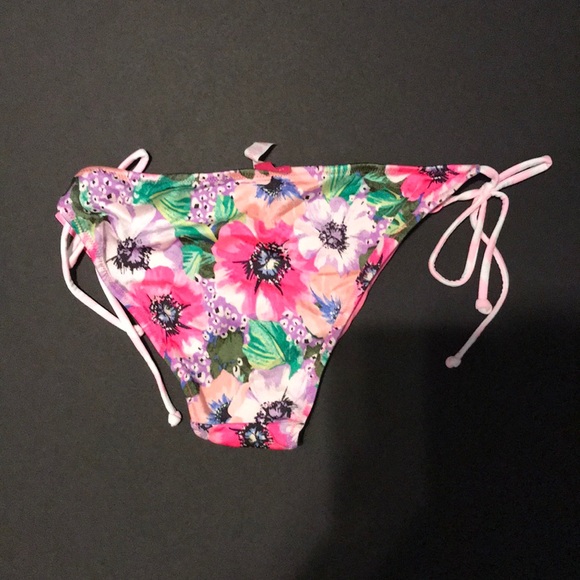 Victoria's Secret small. Bikini. NWT never worn - Picture 5 of 5